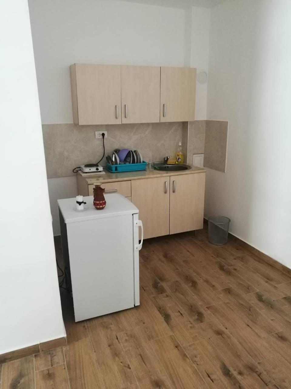 Apartmani Gmitrovic ラターニ エクステリア 写真