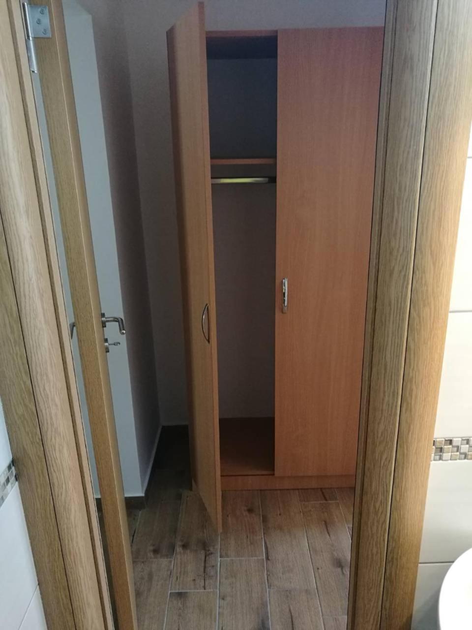 Apartmani Gmitrovic ラターニ エクステリア 写真