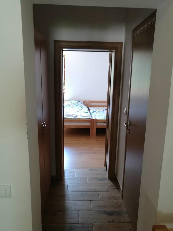 Apartmani Gmitrovic ラターニ エクステリア 写真